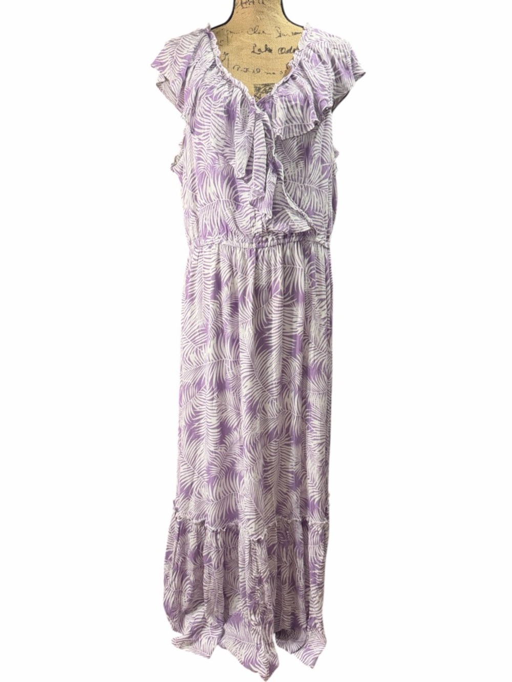 Skies Are Blue Lavender and White Palm Print Dress. NWT.  Size X-Large